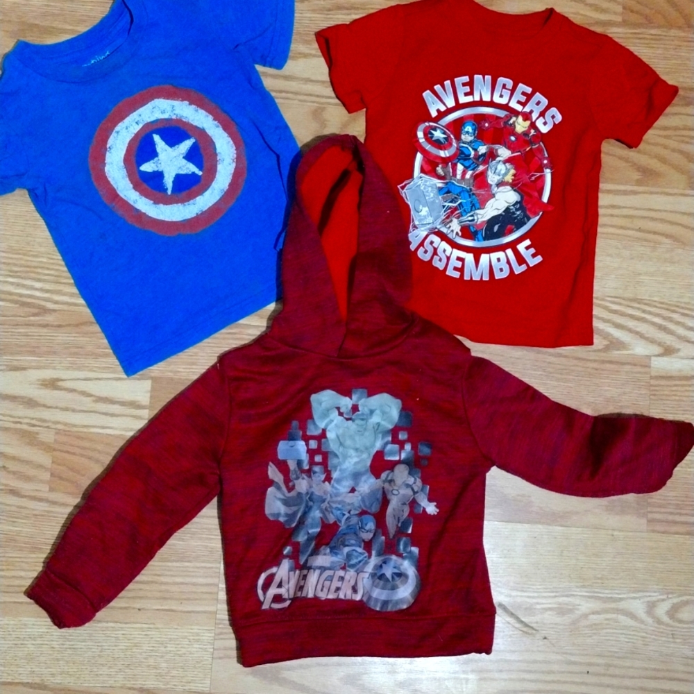 Boy's 2T Avengers tops